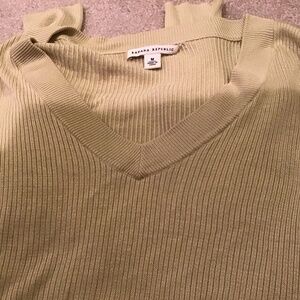 Banana Republic apple green silk cashmere blend v neck ribbed pullover size M